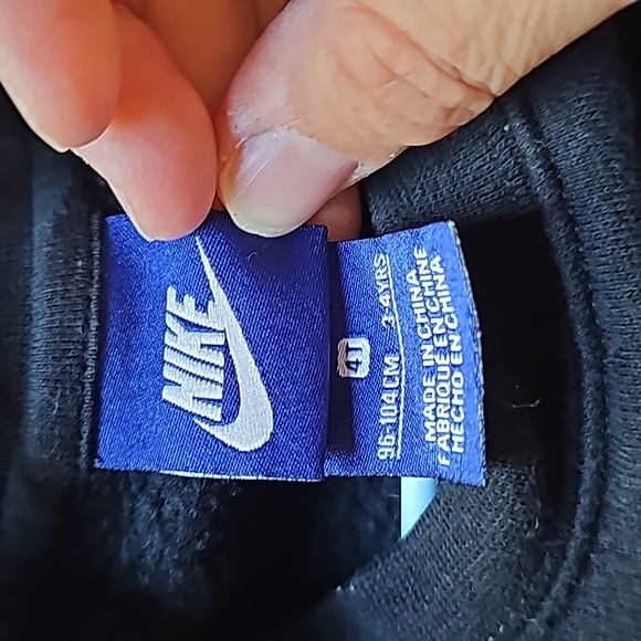 NIKE 4T sweater in black - Picture 3 of 4